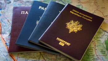 Каким сотрудникам необходим нотариальный перевод паспорта?